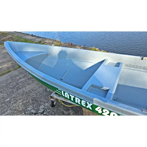 Latrex 420 barcă