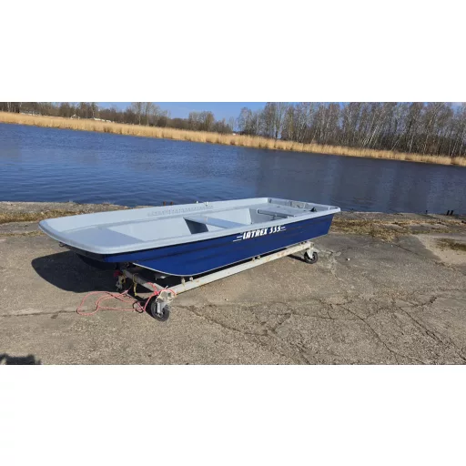 Latrex 335 barcă albastru închis / alb