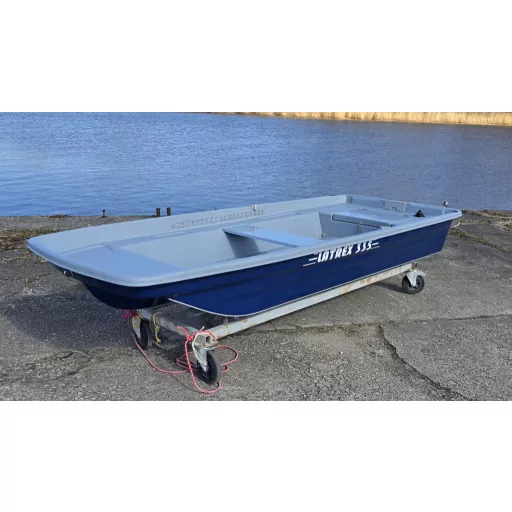 Latrex 335 barcă albastru închis / alb