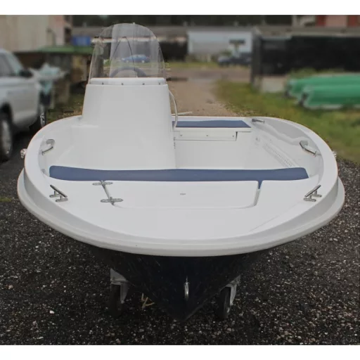 Latrex 435 barcă cu motor