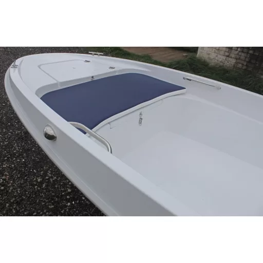Latrex 435 barcă cu motor