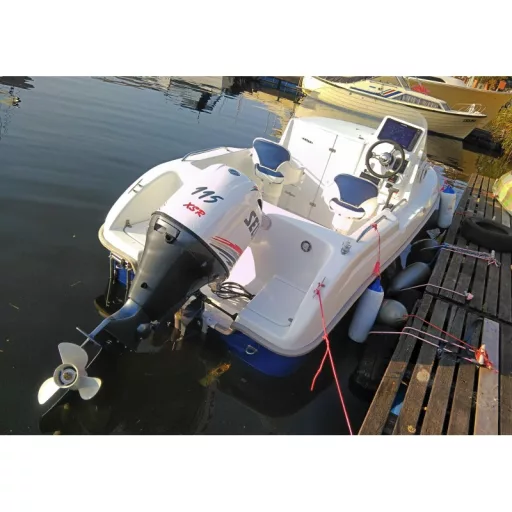 Latrex 550 barcă cu motor