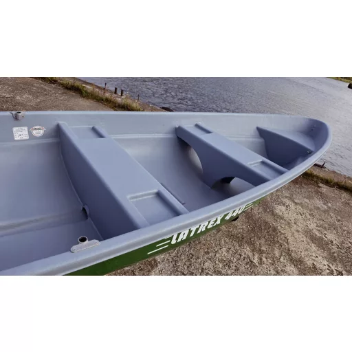 Latrex 440 barcă