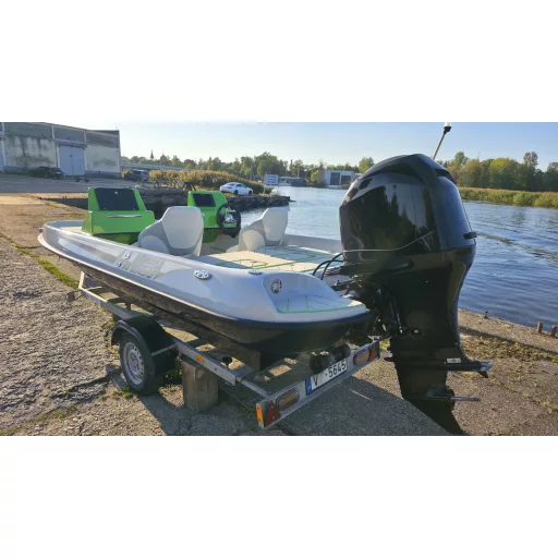 Barca de bass Latrex 