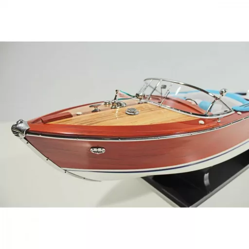 Modelul bărcii Riva Aquarama L50 VVL