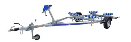 Remorcă transportor de bărci Alfa 1300 kg cu rolă frânată până la 6,4 m