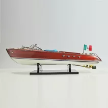 Model de barcă cu motor