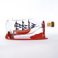 Modelul navei HMS Bounty în sticlă Henessy VVL