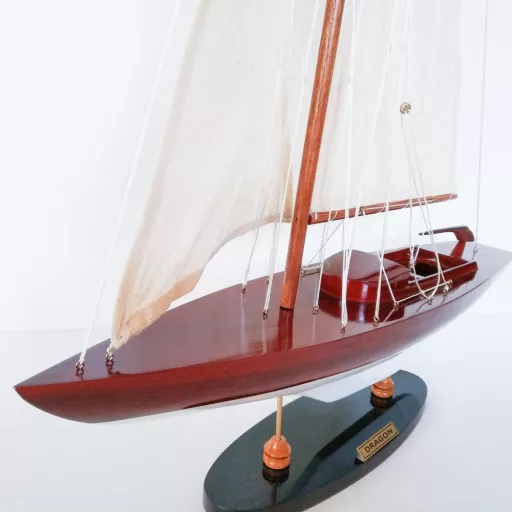 Modelul bărcii Dragon L50 VVL